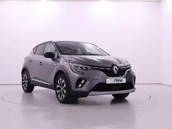 Cinzento cassiopeia / teto preto estrela Usado 2022 Renault Captur Techno SUV | € 19.450 (Preço justo)