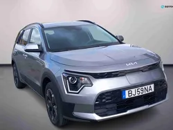 Cinzento Usado 2024 Kia e-Niro SUV | € 34.990 (Preço justo)