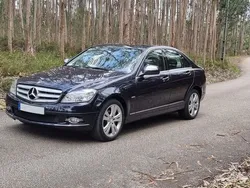 Azul Usado 2007 Mercedes C220 Avantgarde Sedan | € 13.500