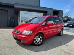 Vermelho Usado 2004 Opel Zafira Monovolume | € 4.950