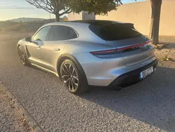 Cinzento Usado 2022 Porsche Taycan Sedan | € 69.000 (Bom preço)