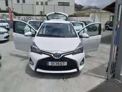 Branco Usado 2016 Toyota Yaris Hybrid Comfort | € 17.900