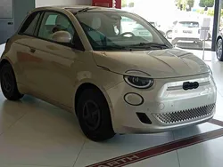 Bege Novo 2025 Fiat 500e S Citadino | € 33.450 (Caro)
