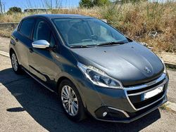 Usado 2017 Peugeot 208 Style Citadino | € 9.850 (Preço elevado)