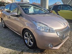 Outro Usado 2012 Peugeot 208 Allure Citadino | € 8.990 (Caro)