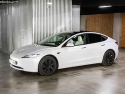 Branco Usado 2024 Tesla Model 3 Long Range Sedan | € 43.900 (Caro)