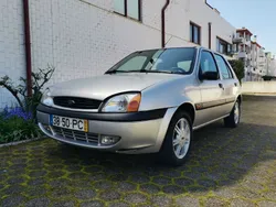 Usado 2000 Ford Fiesta Zetec Citadino | € 2.000