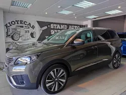 Cinzento Usado 2017 Peugeot 5008 Allure Monovolume | € 21.000 (Preço justo)