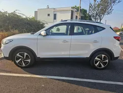 Branco Usado 2022 MG ZS Sedan | € 23.990 (Preço justo)