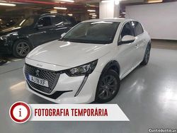 Branco Usado 2021 Peugeot e-208 Allure Citadino | € 18.490 (Preço justo)