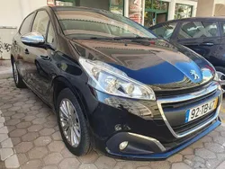 Preto Usado 2017 Peugeot 208 Style Citadino | € 9.950 (Preço justo)