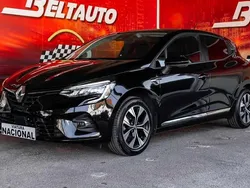 Preto Usado 2022 Renault Clio V Citadino | € 16.400 (Preço justo)