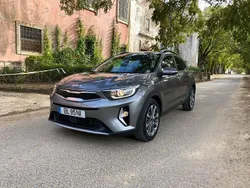 Cinza Usado 2024 Kia Stonic SUV | € 18.990 (Preço justo)