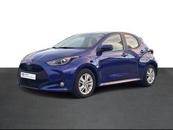Azul (pintura metalizada) Usado 2024 Toyota Yaris Comfort | € 24.750 (Preço justo)