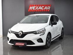 Branco Usado 2023 Renault Clio V Evolution | € 15.350 (Bom preço)