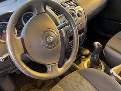 Usado 2005 Renault Mégane II Sedan | € 1.000 (Super Preço)