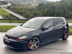 Preto Usado 2015 VW Golf VII GTI Citadino | € 26.350 (Caro)