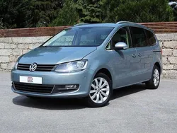 Azul Usado 2014 VW Sharan Highline Monovolume | € 15.950
