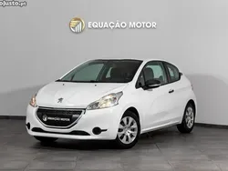 Branco Usado 2014 Peugeot 208 Access Citadino | € 7.900 (Preço elevado)