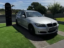 Cinza Usado 2011 BMW 318 Sport Line Carrinha | € 12.900 (Preço justo)
