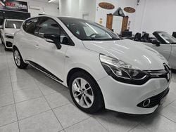 Branco Usado 2016 Renault Clio IV LIMITED | € 9.800 (Preço justo)