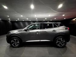 Cinza Usado 2021 Peugeot 2008 Allure SUV | € 20.990 (Preço justo)