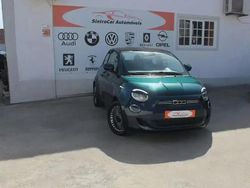 Verde escuro Usado 2022 Fiat 500e Icon Citadino | € 15.980 (Bom preço)