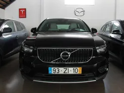Preto Usado 2019 Volvo XC40 Momentum SUV | € 25.500 (Preço justo)