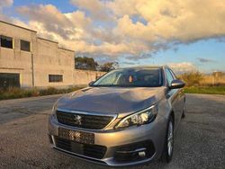 Cinzento Usado 2019 Peugeot 308 Allure | € 15.490 (Preço justo)