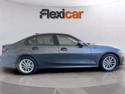 Cinza Usado 2019 BMW 330 Sport Line Sedan | € 24.480 (Preço justo)