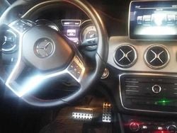 Cinzento Usado 2015 Mercedes CLA220 Sedan | € 21.500 (Preço justo)