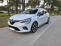 Branco Usado 2023 Renault Clio V Citadino | € 14.900 (Bom preço)