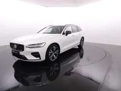 Branco Usado 2023 Volvo V60 Carrinha | € 45.900 (Preço justo)