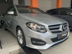 Cinza Usado 2018 Mercedes B180 Style Monovolume | € 20.990 (Preço elevado)
