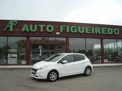 Branco Usado 2015 Peugeot 208 Citadino | € 12.950 (Caro)