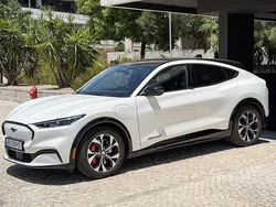 Branco Usado 2023 Ford Mustang Mach-E SUV | € 42.990 (Preço justo)