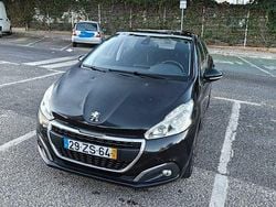 Usado 2015 Peugeot 208 Allure Citadino | € 6.300 (Super Preço)