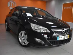 Preto Usado 2010 Opel Astra Cosmo Carrinha | € 9.900