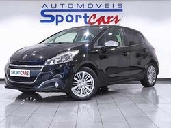 Preto Usado 2016 Peugeot 208 Style Citadino | € 13.450 (Preço elevado)