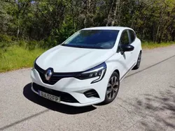 Branco Usado 2023 Renault Clio V Evolution | € 16.900 (Preço justo)