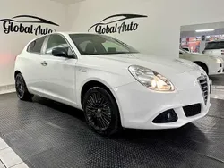 Branco Usado 2012 Alfa Romeo Giulietta Citadino | € 11.900 (Caro)