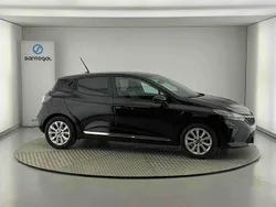Preto Usado 2024 Renault Clio V Evolution | € 17.990 (Preço justo)