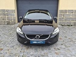 Preto Usado 2018 Volvo V40 Kinetic Carrinha | € 15.990 (Preço justo)