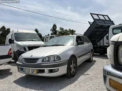 Cinza Usado 2000 Toyota Avensis Executive Carrinha | € 1.750