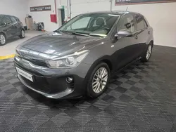 Cinzento Usado 2017 Kia Rio | € 14.300 (Preço justo)