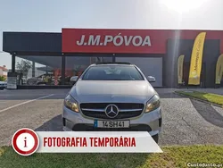 Cinza Usado 2016 Mercedes A180 Style Citadino | € 15.990 (Preço justo)