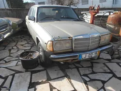 Amarelo Usado 1980 Mercedes 240 Sedan | € 2.000