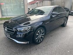 Preto obsidian Usado 2023 Mercedes E300 Avantgarde Sedan | € 55.250 (Caro)