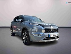 Cinzento Usado 2025 Mitsubishi Outlander P-HEV Instyle SUV | € 54.900 (Bom preço)