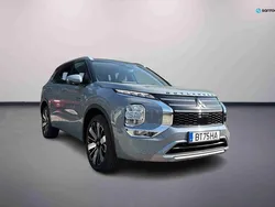 Cinzento Novo 2025 Mitsubishi Outlander P-HEV Instyle SUV | € 59.000 (Preço justo)